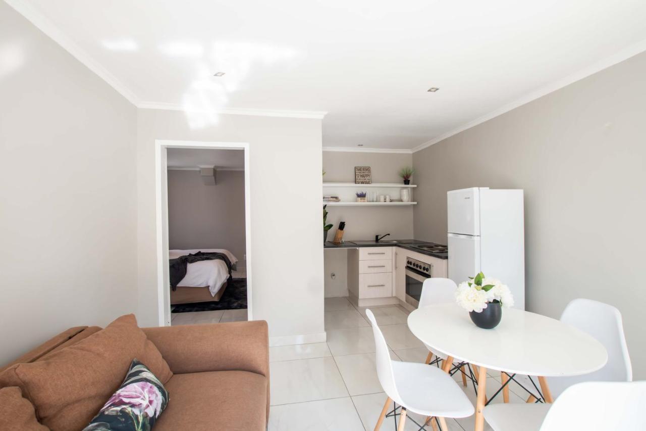 Prestigious Apartments Sandton Bagian luar foto