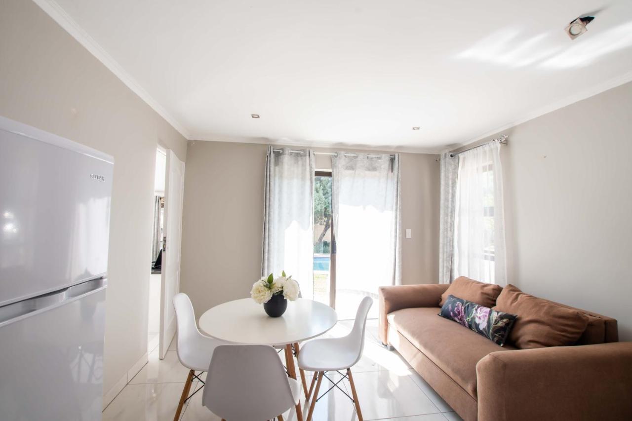 Prestigious Apartments Sandton Bagian luar foto