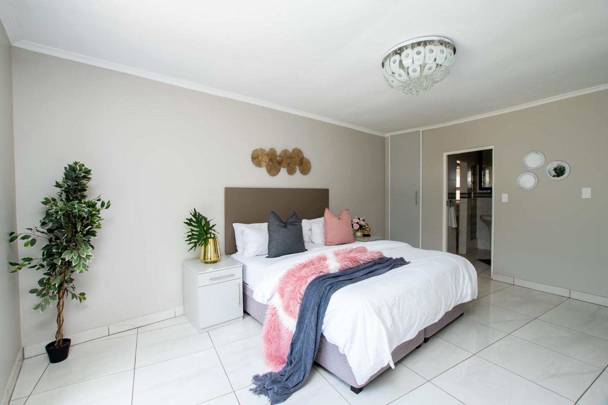 Prestigious Apartments Sandton Bagian luar foto